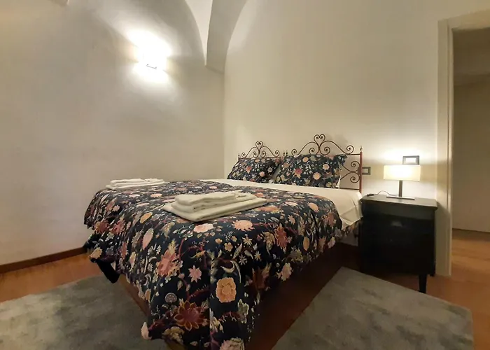 アパート Il Cortile Delle Magnolie グッビオ